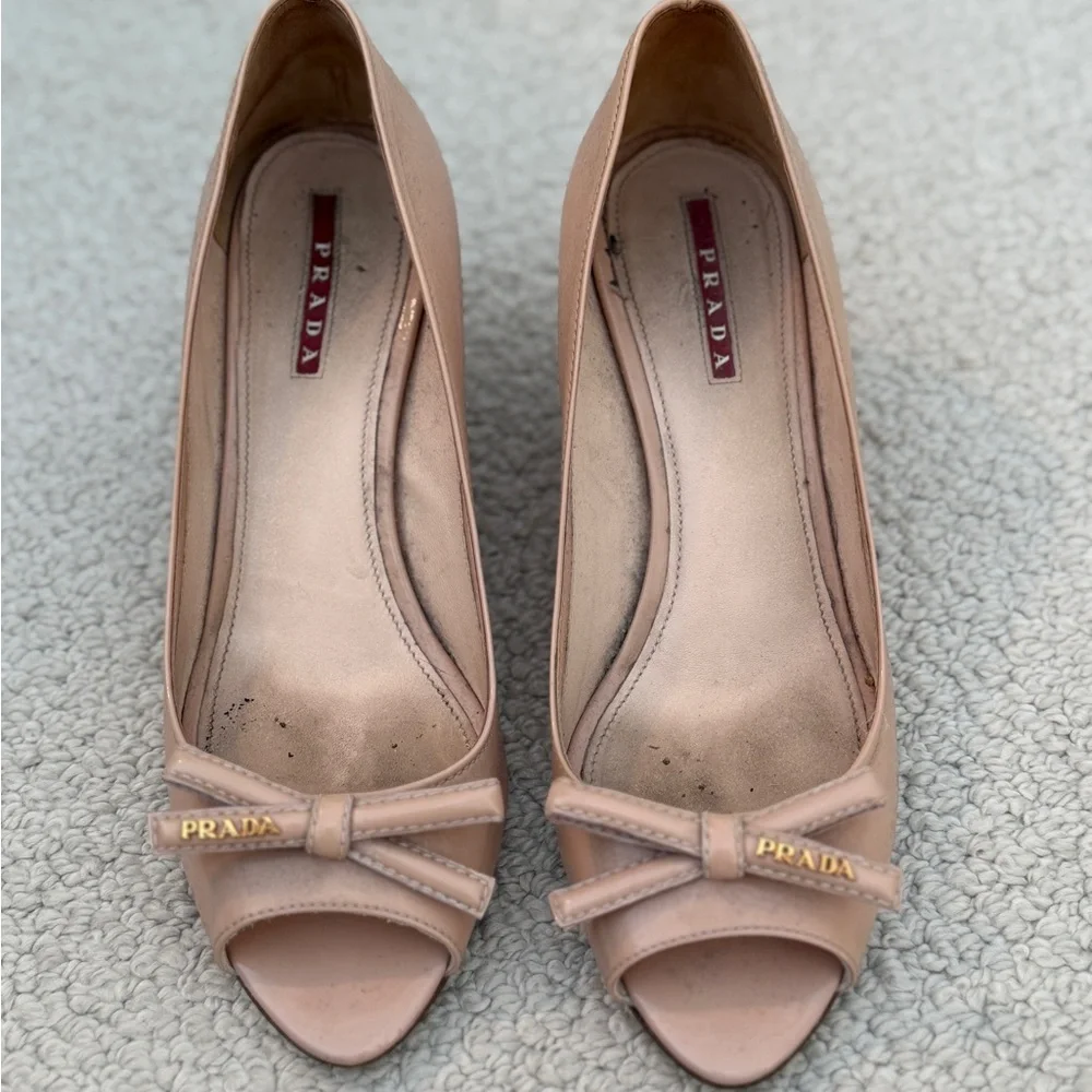 Prada beige patent bow wedges size 8 - Picture 10 of 10